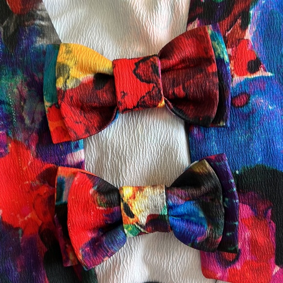 Floral crop with exposed back and bows - Picture 6 of 7